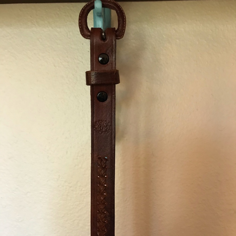 Leather belt with woven detail 32in